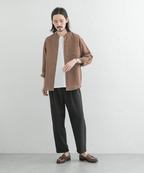 URBAN RESEARCH（アーバンリサーチ）の「ドレープリネンバンドカラーシャツ（シャツ/ブラウス・メンズ・ブラウン/ライトベージュ/ブラック系その他・LARGE/MEDIUM）」の4枚目の写真