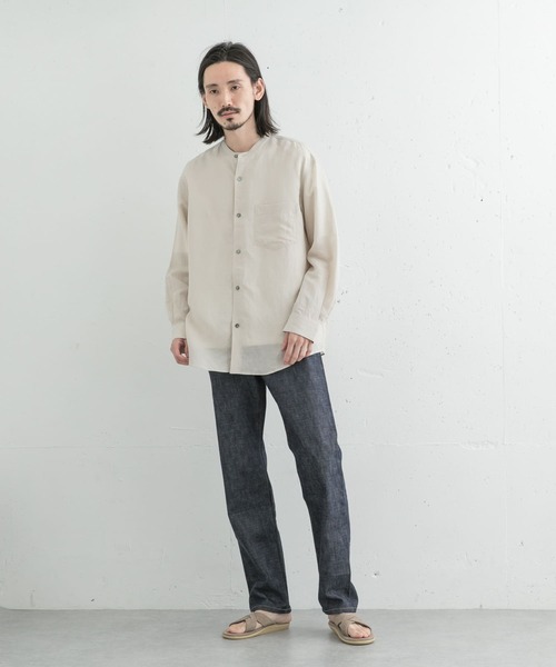 URBAN RESEARCH（アーバンリサーチ）の「ドレープリネンバンドカラーシャツ（シャツ/ブラウス・メンズ・ブラウン/ライトベージュ/ブラック系その他・LARGE/MEDIUM）」の5枚目の写真