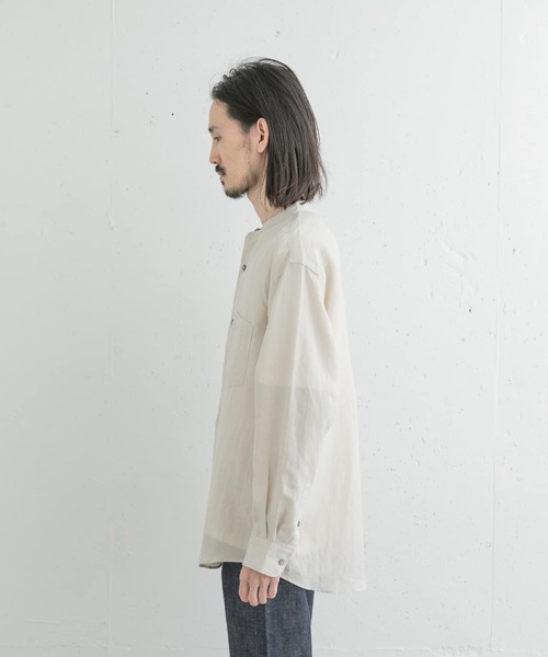 URBAN RESEARCH（アーバンリサーチ）の「ドレープリネンバンドカラーシャツ（シャツ/ブラウス・メンズ・ブラウン/ライトベージュ/ブラック系その他・LARGE/MEDIUM）」の7枚目の写真