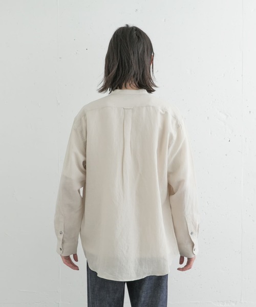 URBAN RESEARCH（アーバンリサーチ）の「ドレープリネンバンドカラーシャツ（シャツ/ブラウス・メンズ・ブラウン/ライトベージュ/ブラック系その他・LARGE/MEDIUM）」の8枚目の写真