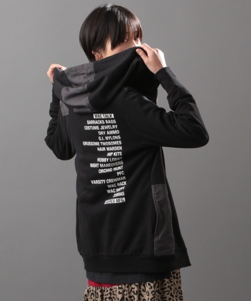 AVIREX(アヴィレックス)の「ステンシルコンビジップパーカー/ STENCIL COMBI ZIP PARKA(パーカー・レディース・ブラック/アイボリー・SMALL/MEDIUM)」の1枚目の写真
