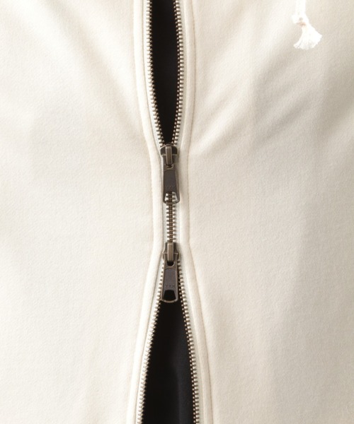 AVIREX(アヴィレックス)の「ステンシルコンビジップパーカー/ STENCIL COMBI ZIP PARKA(パーカー・レディース・ブラック/アイボリー・SMALL/MEDIUM)」の12枚目の写真