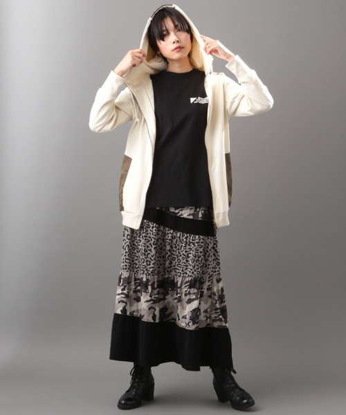 AVIREX(アヴィレックス)の「ステンシルコンビジップパーカー/ STENCIL COMBI ZIP PARKA(パーカー・レディース・ブラック/アイボリー・SMALL/MEDIUM)」の7枚目の写真