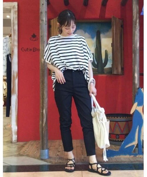 SHOO・LA・RUE（シューラルー）の「◆【SS-4L/3Dスキャン】裏ひんやりサテンスキニーパンツ（その他パンツ・レディース・アイボリー/ブラック/ベージュ/ピンク系・01/02/03/04/05/06/10）」の18枚目の写真