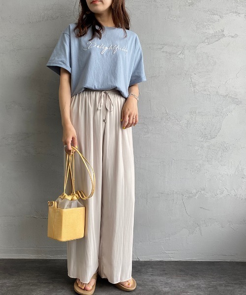 JEANS FACTORY （ジーンズファクトリー）の「[MAISON DE L'ALLURE/メゾンドゥラリュール] 発砲箔ロゴプリントTシャツ（Tシャツ/カットソー・レディース・オフホワイト/サックスブルー/モカ/チャコール・F）」の7枚目の写真