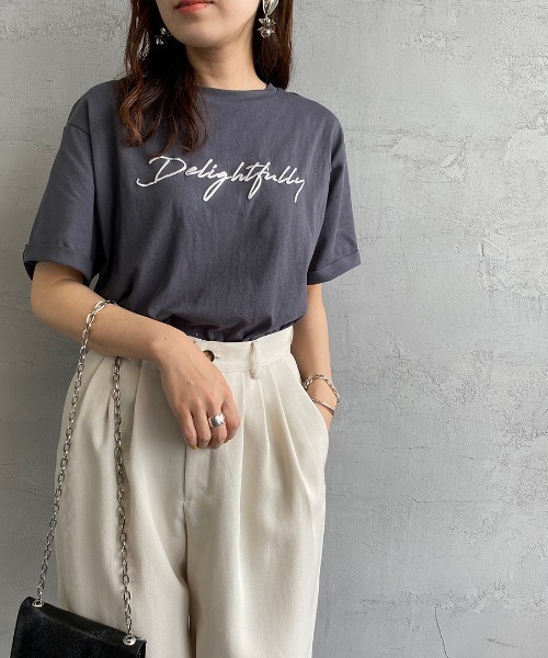 JEANS FACTORY （ジーンズファクトリー）の「[MAISON DE L'ALLURE/メゾンドゥラリュール] 発砲箔ロゴプリントTシャツ（Tシャツ/カットソー・レディース・オフホワイト/サックスブルー/モカ/チャコール・F）」の22枚目の写真