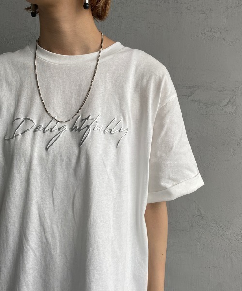 JEANS FACTORY （ジーンズファクトリー）の「[MAISON DE L'ALLURE/メゾンドゥラリュール] 発砲箔ロゴプリントTシャツ（Tシャツ/カットソー・レディース・オフホワイト/サックスブルー/モカ/チャコール・F）」の14枚目の写真