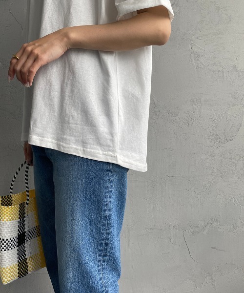 JEANS FACTORY （ジーンズファクトリー）の「[MAISON DE L'ALLURE/メゾンドゥラリュール] 発砲箔ロゴプリントTシャツ（Tシャツ/カットソー・レディース・オフホワイト/サックスブルー/モカ/チャコール・F）」の15枚目の写真