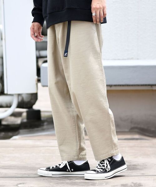 SHIPS（シップス）の「【WEB限定/SHIPS別注】GRAMICCI: ワイド テーパード バックサテン パンツ（その他パンツ・メンズ・ブラック/ベージュ/オリーブ・SMALL/MEDIUM/LARGE）」の12枚目の写真