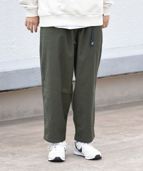 SHIPS（シップス）の「【WEB限定/SHIPS別注】GRAMICCI: ワイド テーパード バックサテン パンツ（その他パンツ・メンズ・ブラック/ベージュ/オリーブ・SMALL/MEDIUM/LARGE）」の14枚目の写真