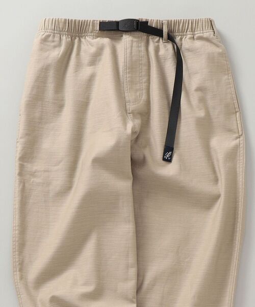 SHIPS（シップス）の「【WEB限定/SHIPS別注】GRAMICCI: ワイド テーパード バックサテン パンツ（その他パンツ・メンズ・ブラック/ベージュ/オリーブ・SMALL/MEDIUM/LARGE）」の19枚目の写真