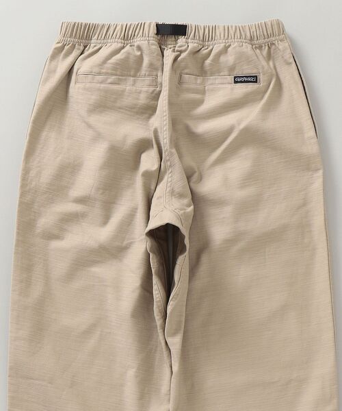 SHIPS（シップス）の「【WEB限定/SHIPS別注】GRAMICCI: ワイド テーパード バックサテン パンツ（その他パンツ・メンズ・ブラック/ベージュ/オリーブ・SMALL/MEDIUM/LARGE）」の22枚目の写真