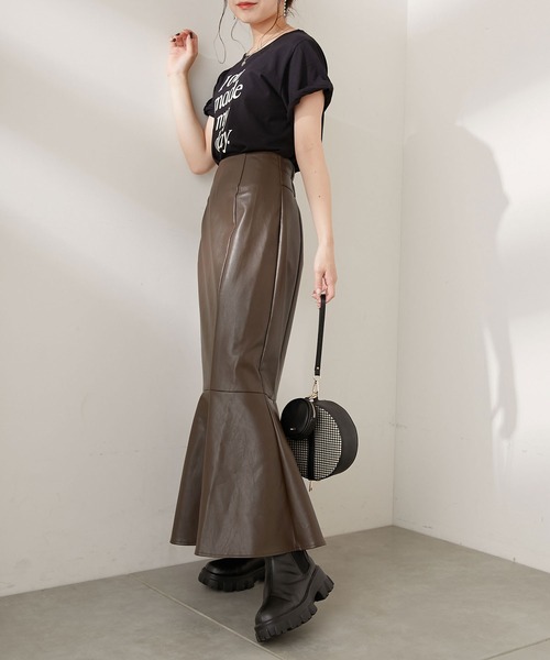 Chico(チコ)の「レザーマーメイドスカート(スカート・レディース・ブラック/ブラウン/ライトベージュ・FREE)」の5枚目の写真