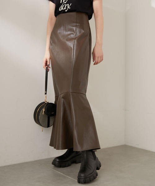 Chico(チコ)の「レザーマーメイドスカート(スカート・レディース・ブラック/ブラウン/ライトベージュ・FREE)」の7枚目の写真