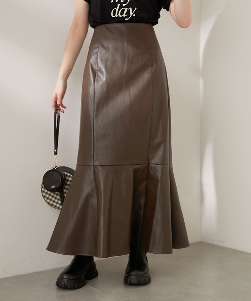 Chico(チコ)の「レザーマーメイドスカート(スカート・レディース・ブラック/ブラウン/ライトベージュ・FREE)」の9枚目の写真
