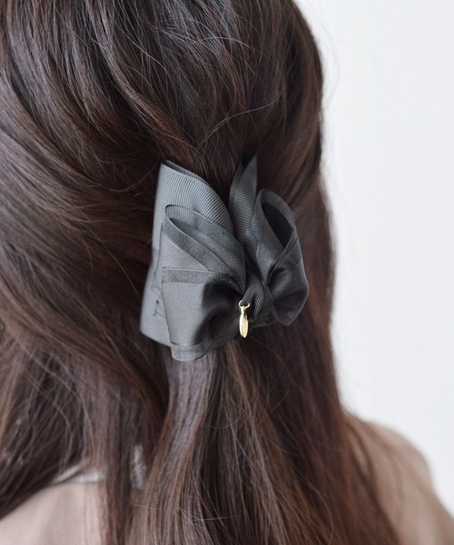 ma chere Cosette?(マシェールコゼット)の「重ねリボンバンスクリップ(バレッタ/ヘアクリップ・レディース・ブラック/ベージュ/ネイビー・FREE)」の2枚目の写真