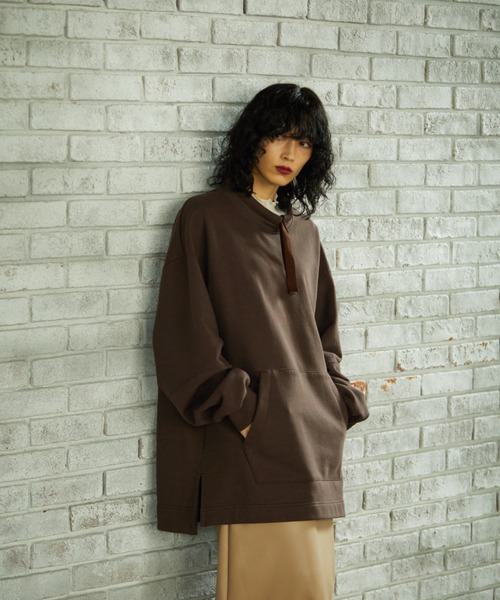 TAUPE（トープ）の「【TAUPE/トープ】 ピーコックプリントスタンドスウェット（スウェット・メンズ・ブラック/ブラウン・2）」の3枚目の写真