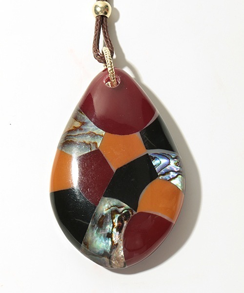 チチカカ（チチカカ）の「パウアシェルパネルネックレス（ネックレス・レディース・ネイビー/ボルドー/マスタード・FREE）」の16枚目の写真