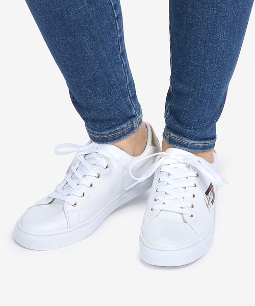TOMMY HILFIGER(トミーヒルフィガー)の「ロゴスニーカー(スニーカー・レディース・ホワイト・23cm/23.5cm/24cm/22.0cm)」の5枚目の写真