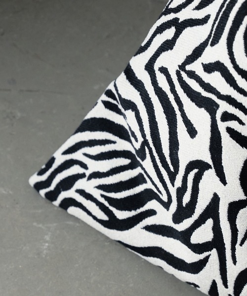 Loco Ocean（ロコオーシャン）の「アニマル柄 /レオパード ゼブラ カウ柄 トライアングルトートバッグ（トートバッグ・レディース・A/B/C/D・ONE SIZE）」の18枚目の写真