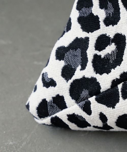 Loco Ocean（ロコオーシャン）の「アニマル柄 /レオパード ゼブラ カウ柄 トライアングルトートバッグ（トートバッグ・レディース・A/B/C/D・ONE SIZE）」の5枚目の写真