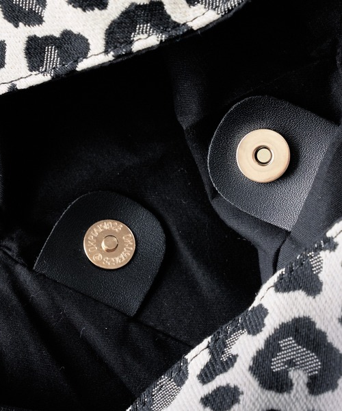 Loco Ocean（ロコオーシャン）の「アニマル柄 /レオパード ゼブラ カウ柄 トライアングルトートバッグ（トートバッグ・レディース・A/B/C/D・ONE SIZE）」の7枚目の写真