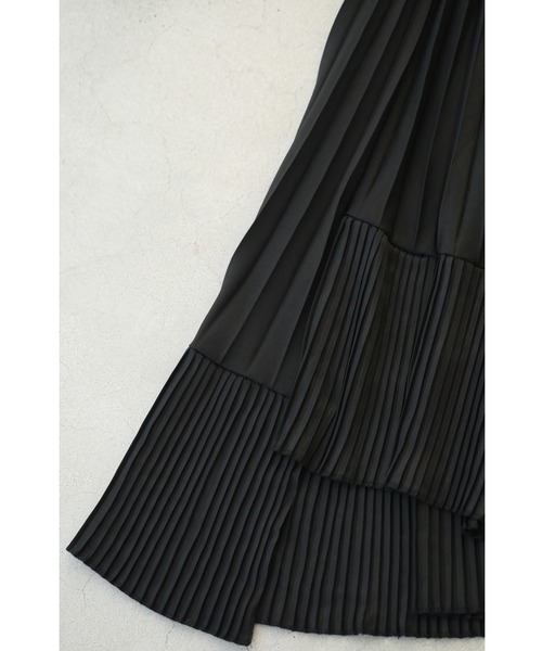 cawaii（カワイイ）の「（黒）2種プリーツが弾むランダム裾ミディアムスカート（スカート・レディース・ブラック・FREE）」の6枚目の写真