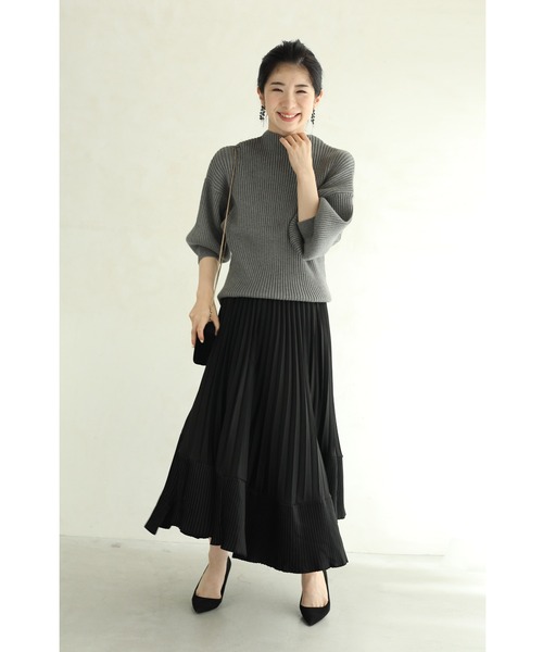 cawaii（カワイイ）の「（黒）2種プリーツが弾むランダム裾ミディアム  