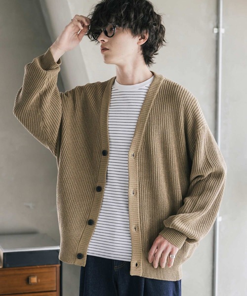 Rocky Monroe(ロッキーモンロー)の「新色追加 ハイバルキー片畦編み オーバーサイズ ウォッシャブルニット ビッグシルエットカーディガン(カーディガン/ボレロ・メンズ・ネイビー/ケリーグリーン/ダークブラウン/ブラック/ライトグレー/オフホワイト/チャコールグレー/グレイッシュベージュ/サックスブルー/マスタード/パープル/ロイヤルブルー/オレンジ/ピンク/ライトグリーン/ベージュ・LL/M/L)」の6枚目の写真