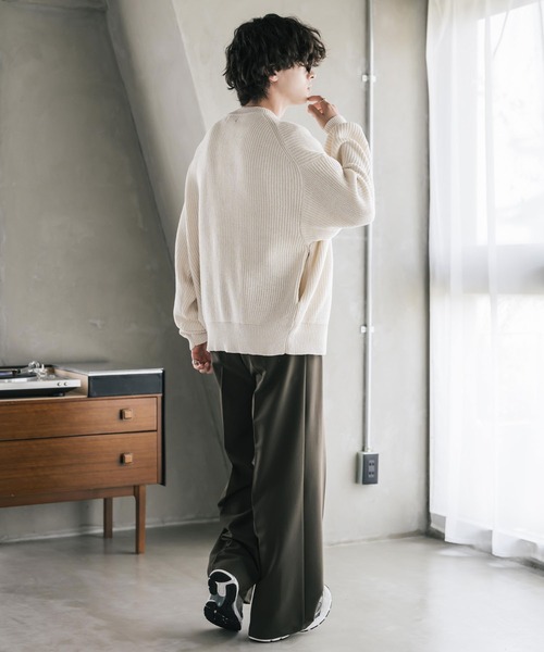 Rocky Monroe(ロッキーモンロー)の「新色追加 ハイバルキー片畦編み オーバーサイズ ウォッシャブルニット ビッグシルエットカーディガン(カーディガン/ボレロ・メンズ・ネイビー/ケリーグリーン/ダークブラウン/ブラック/ライトグレー/オフホワイト/チャコールグレー/グレイッシュベージュ/サックスブルー/マスタード/パープル/ロイヤルブルー/オレンジ/ピンク/ライトグリーン/ベージュ・LL/M/L)」の22枚目の写真