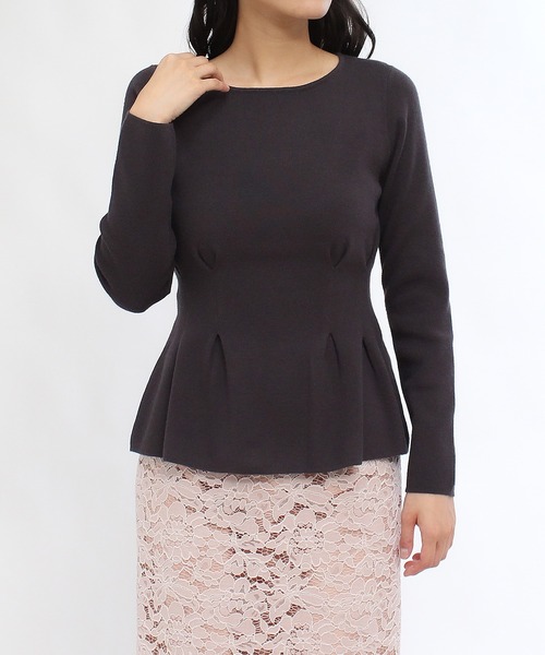 TRUDEA（トルディア）の「総針ペプラムニット（ニット/セーター・レディース・ブラック/アイボリー/チャコールグレー/ピンク・LARGE/MEDIUM）」の3枚目の写真