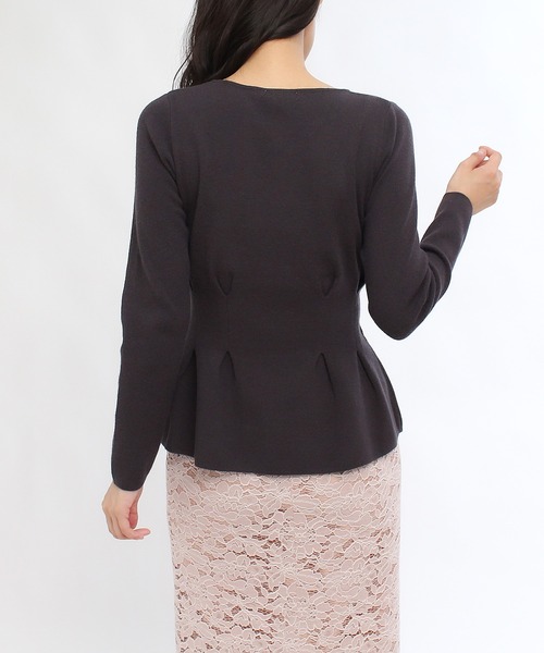 TRUDEA（トルディア）の「総針ペプラムニット（ニット/セーター・レディース・ブラック/アイボリー/チャコールグレー/ピンク・LARGE/MEDIUM）」の15枚目の写真