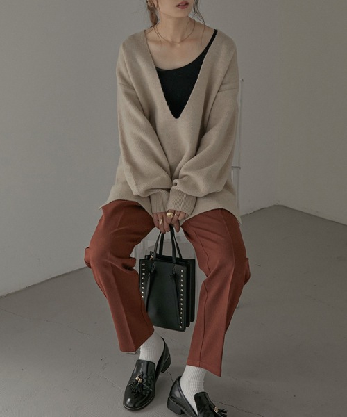 Fashion Letter(ファッションレター)の「深Vネックニットプルオーバー(ニット/セーター・レディース・アイボリー/ブラック/グレイッシュベージュ/ベージュ/ピンク・M)」の20枚目の写真