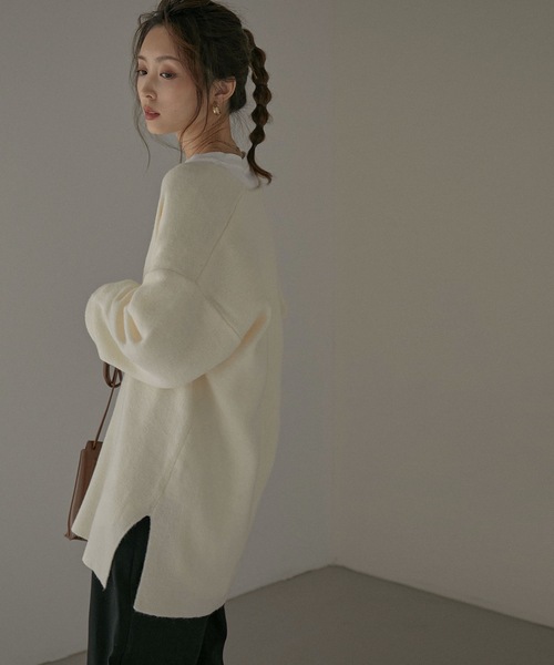 Fashion Letter(ファッションレター)の「深Vネックニットプルオーバー(ニット/セーター・レディース・アイボリー/ブラック/グレイッシュベージュ/ベージュ/ピンク・M)」の6枚目の写真