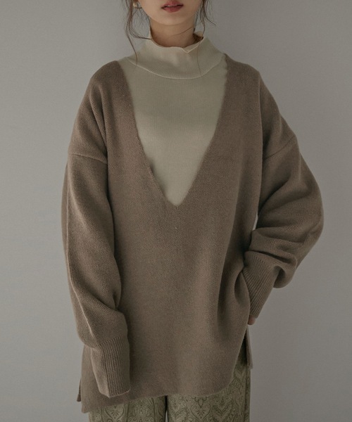 Fashion Letter(ファッションレター)の「深Vネックニットプルオーバー(ニット/セーター・レディース・アイボリー/ブラック/グレイッシュベージュ/ベージュ/ピンク・M)」の10枚目の写真