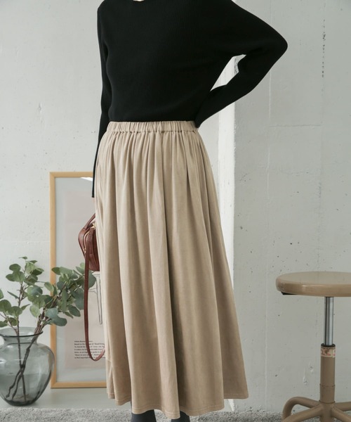 URBAN RESEARCH DOORS(アーバンリサーチドアーズ)の「スウェードギャザースカート(スカート・レディース・モカ/グレー系その他/カーキ・ONE)」の7枚目の写真
