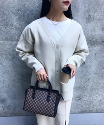 Vネックニットカーディガン
