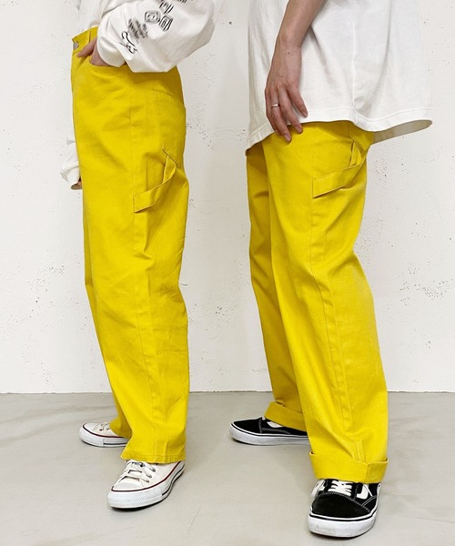 PairPair（ペアペア）の「ツイルワイドペインターパンツ(ユニセックス)（カーゴパンツ・メンズ・レッド/イエロー/アイボリー/グレイッシュブルー・MEDIUM/LARGE）」の3枚目の写真