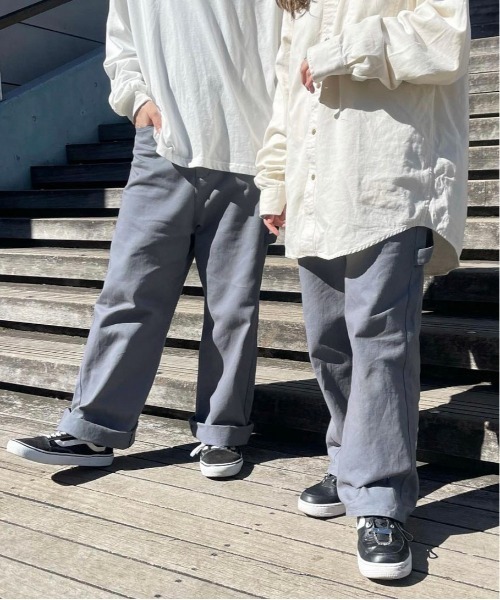 PairPair（ペアペア）の「ツイルワイドペインターパンツ(ユニセックス)（カーゴパンツ・メンズ・レッド/イエロー/アイボリー/グレイッシュブルー・MEDIUM/LARGE）」の5枚目の写真