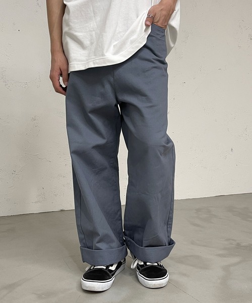 PairPair（ペアペア）の「ツイルワイドペインターパンツ(ユニセックス)（カーゴパンツ・メンズ・レッド/イエロー/アイボリー/グレイッシュブルー・MEDIUM/LARGE）」の6枚目の写真