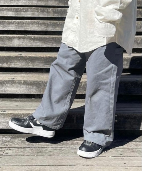 PairPair（ペアペア）の「ツイルワイドペインターパンツ(ユニセックス)（カーゴパンツ・メンズ・レッド/イエロー/アイボリー/グレイッシュブルー・MEDIUM/LARGE）」の19枚目の写真