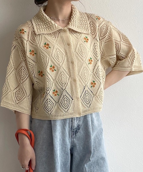 w closet（ダブルクローゼット）の「透かし編み刺繍入り襟付カーディガン（カーディガン/ボレロ・レディース・キナリ/グリーン/ブルー/オフホワイト/ブラック/ラベンダー・FREE）」の3枚目の写真