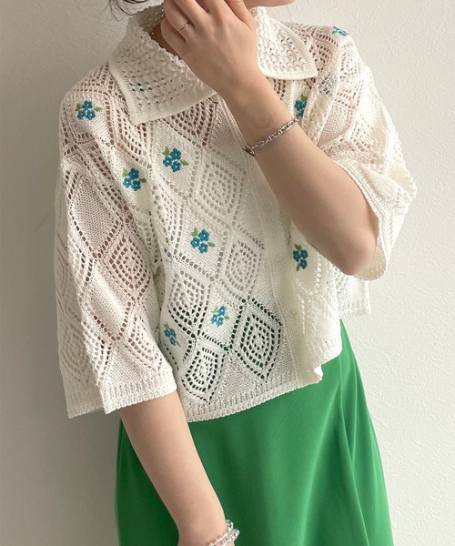 w closet（ダブルクローゼット）の「透かし編み刺繍入り襟付