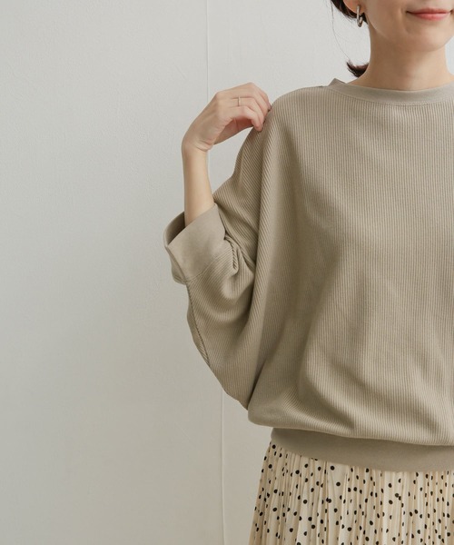 URBAN RESEARCH DOORS（アーバンリサーチドアーズ）の「タックフライスワイドTシャツ（Tシャツ/カットソー・レディース・ブラック/ベージュ/オフホワイト/カーキ・MEDIUM）」の3枚目の写真