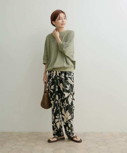 URBAN RESEARCH DOORS（アーバンリサーチドアーズ）の「タックフライスワイドTシャツ（Tシャツ/カットソー・レディース・ブラック/ベージュ/オフホワイト/カーキ・MEDIUM）」の16枚目の写真