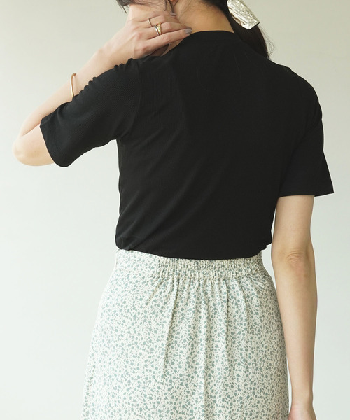 IAMUSE（アイアミューズ）の「【長め袖が二の腕を華奢見せ】テレコリブクルーネック半袖Tシャツ S0440【IAMUSE】（Tシャツ/カットソー・レディース・ブラック/アイボリー/モカ/グリーン系その他/モスグリーン/グレイッシュベージュ・FREE）」の12枚目の写真