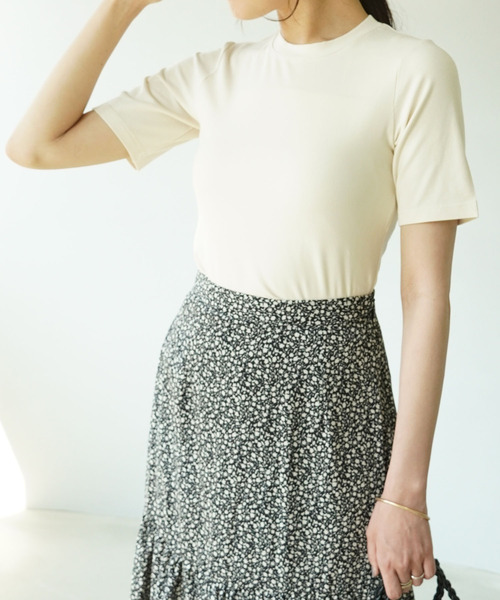 IAMUSE（アイアミューズ）の「【長め袖が二の腕を華奢見せ】テレコリブクルーネック半袖Tシャツ S0440【IAMUSE】（Tシャツ/カットソー・レディース・ブラック/アイボリー/モカ/グリーン系その他/モスグリーン/グレイッシュベージュ・FREE）」の22枚目の写真