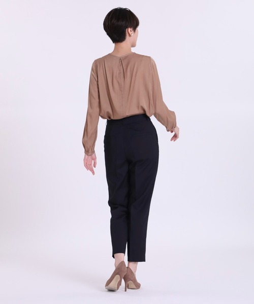 INED CLARO（イネドクラロ）の「【洗えるセットアップ】メレンゲシャーク センタープレスパンツ（スーツパンツ・レディース・ブラウン/ネイビー・7号/9号/11号）」の16枚目の写真