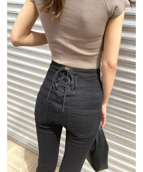 EMODA（エモダ）の「バックレースアップハイウエストパギンス（デニムパンツ・レディース・ブラック/インディゴブルー・SMALL/MEDIUM/X-SMALL）」の6枚目の写真