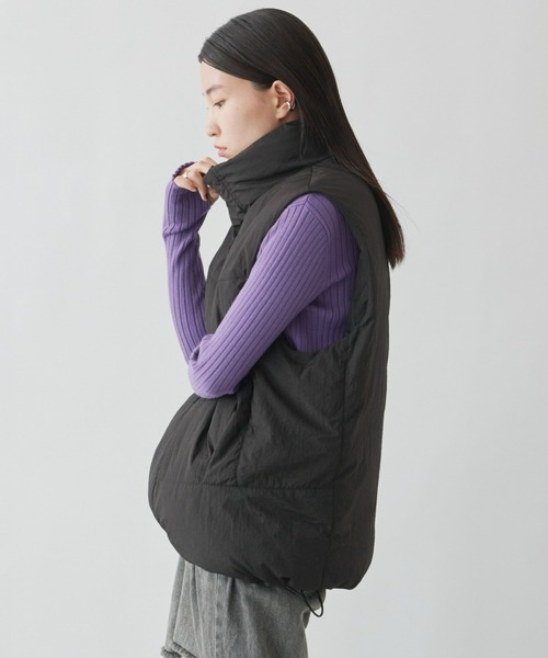 Auntie Rosa Holiday（アンティローザホリデー）の「中綿スタンドベスト（ダウンベスト・レディース・ブラック/ベージュ・FREE）」の6枚目の写真